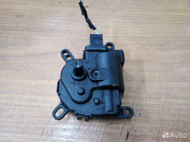 Моторчик заслонки отопителя Ford C-Max csda 2005
