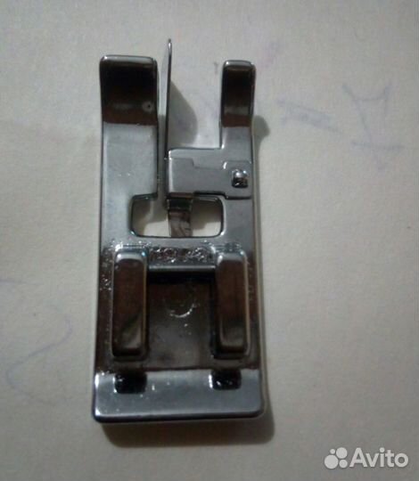 Оверлочная лапка