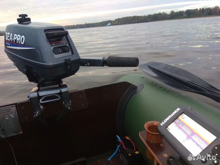 Надувная лодка с мотором