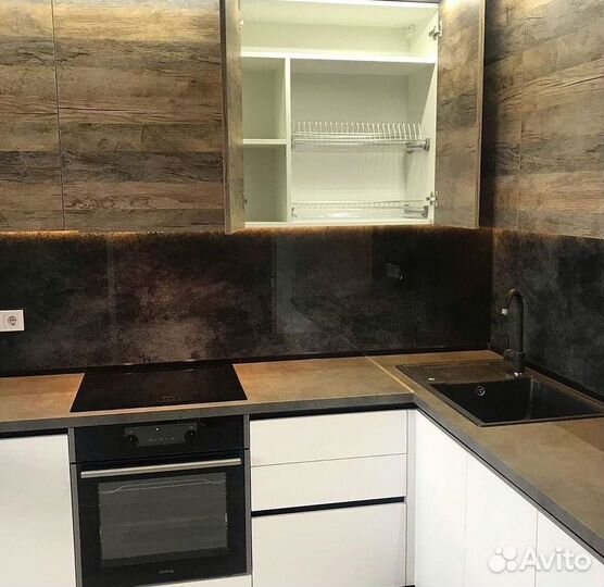 Кухня в стиле хай тек современная