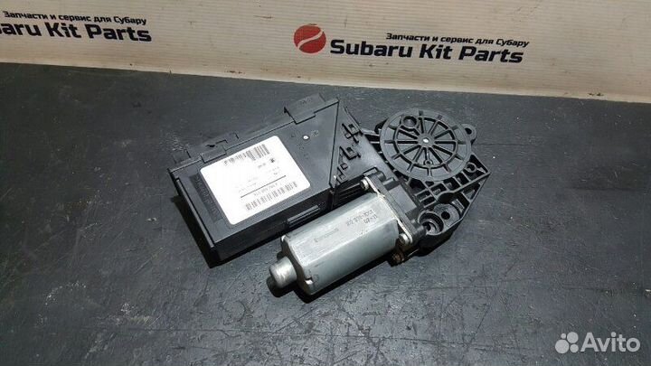 Мотор стеклоподъемника задний правый Porsche