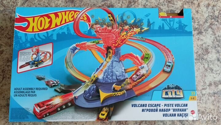 Трек Hot Wheels вулкан