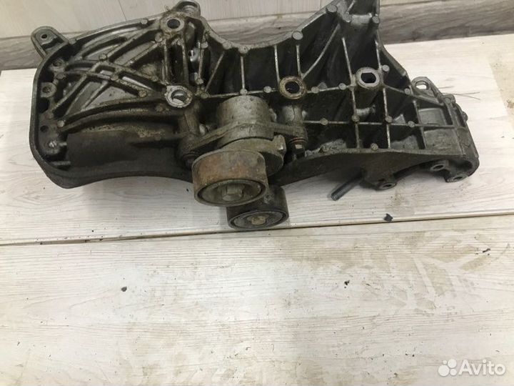 Кронштейн генератора Renault Logan 2 седан K4M2842