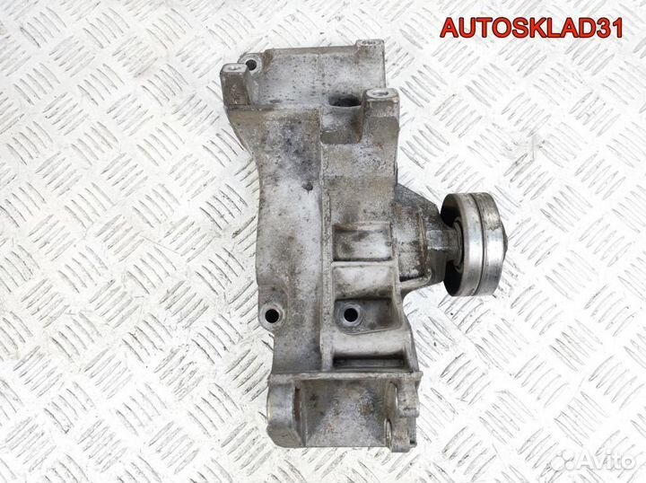 Кронштейн генератора Volkswagen Golf 4 062145169AD