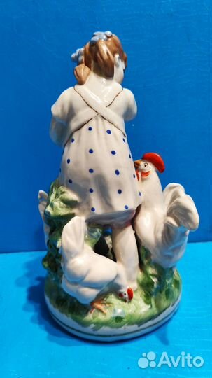 Фарфоровая статуэтка