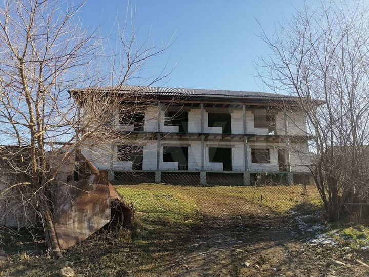 Дом 400 м² на участке 14 сот.