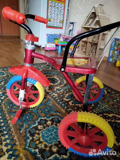 Трехколесный велосипед