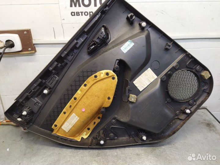 Обшивка двери задняя правая Ford Focus 3 хэтчбек