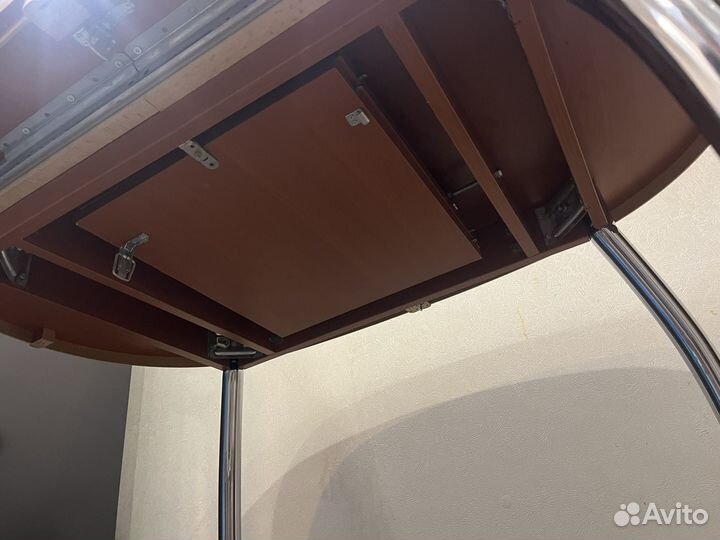 Стол обеденный