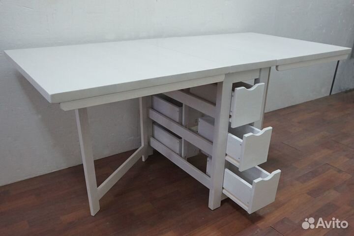 Стол-книжка из массива дерева