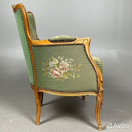 Кресло в стиле рококо