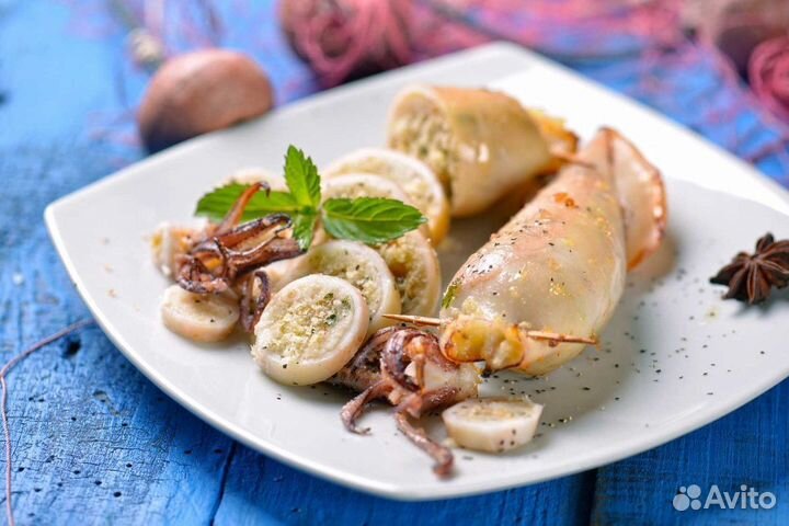 Кальмар фаршированный сёмгой и креветками