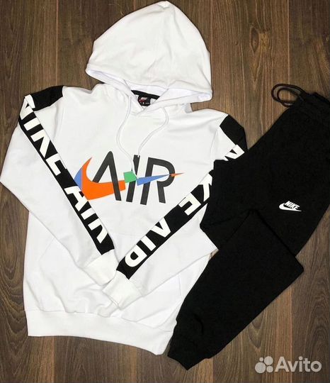 Спортивные костюмы Nike