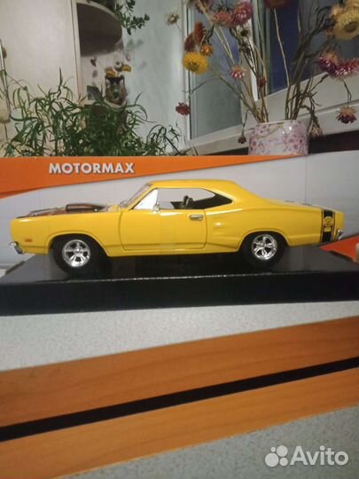 Модель автомобиля 1/24 dodge 1969г бронь