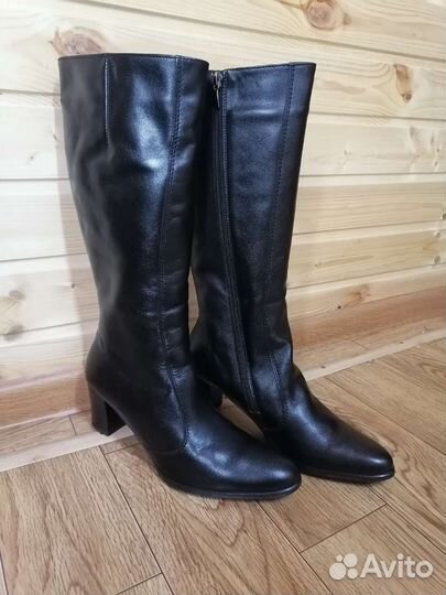 Зимние женские сапоги