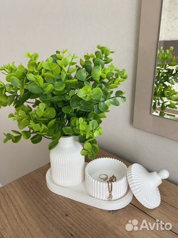 Гипсовые изделия и искусственные растения