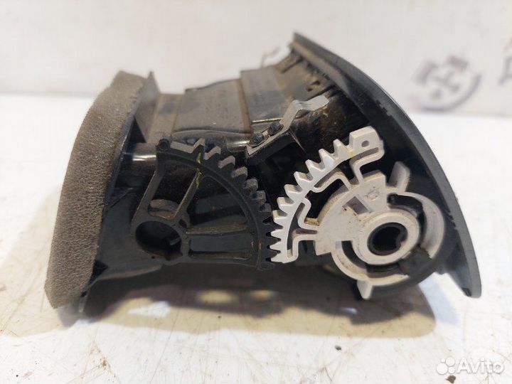 Дефлектор воздуховода левый Volkswagen Polo 5 1.6