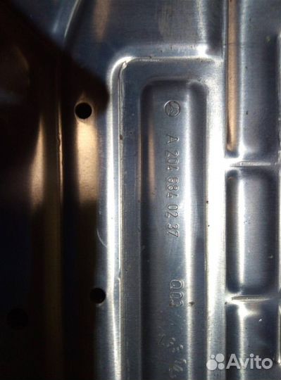 Кронштейн Mercedes Benz W212 рест