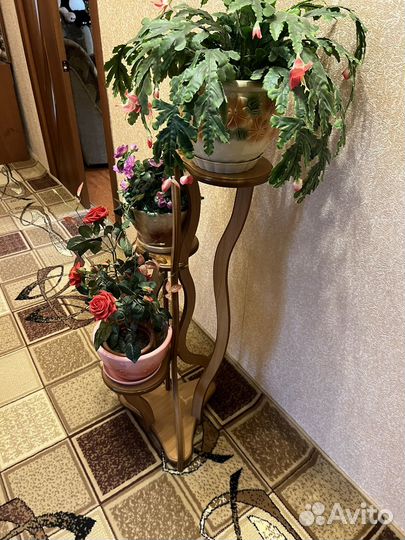 Подставка для цветов напольная