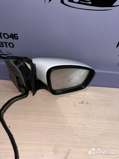 Зеркало правое Volkswagen Polo 5