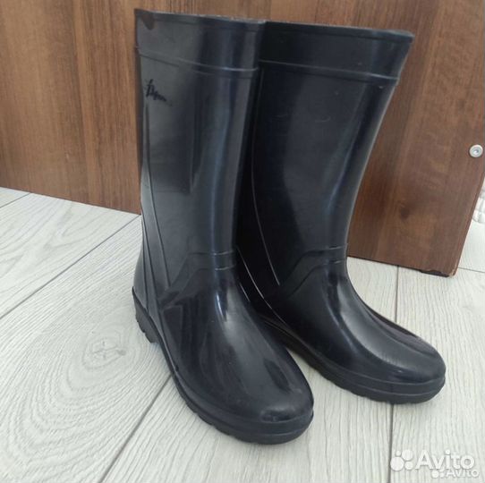 Женские резиновые сапоги 38 размера