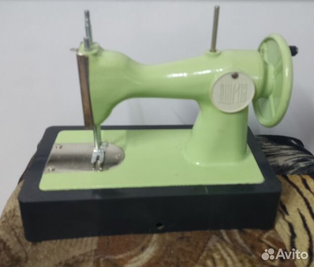 Детская швейная машинка