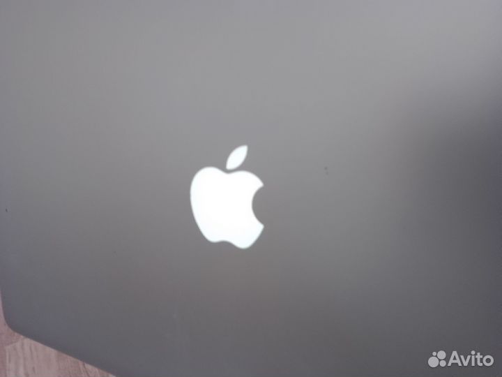 Apple MacBook Pro 15.4