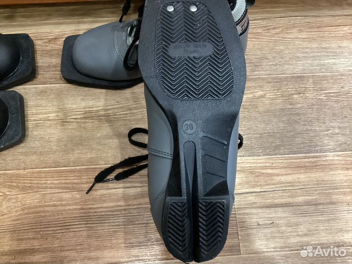 Лыжные ботинки