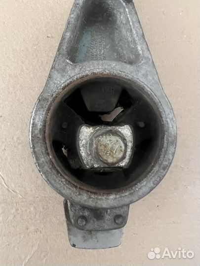 Подушка двигателя верхняя левая Dodge Neon