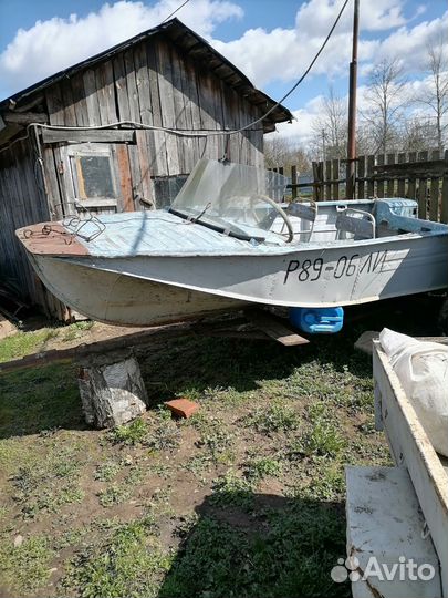 Лодка с мотором