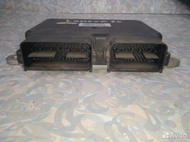 Блок управления двигателем Mitsubishi Lancer 10