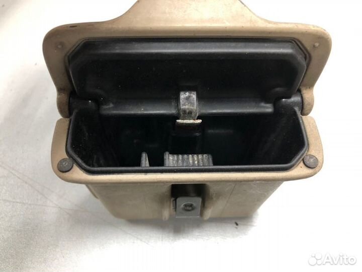 Пепельница дверная Toyota Vista AZV55 1zzfe