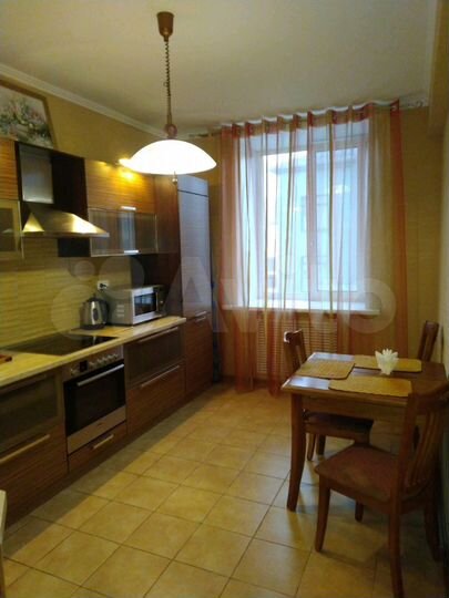 2-к. квартира, 70 м², 4/6 эт.