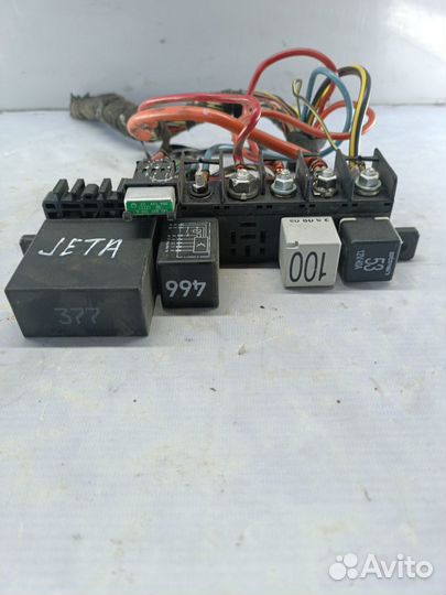 Блок Реле Volkswagen Jetta