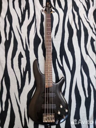 Бас гитара Ibanez SR300