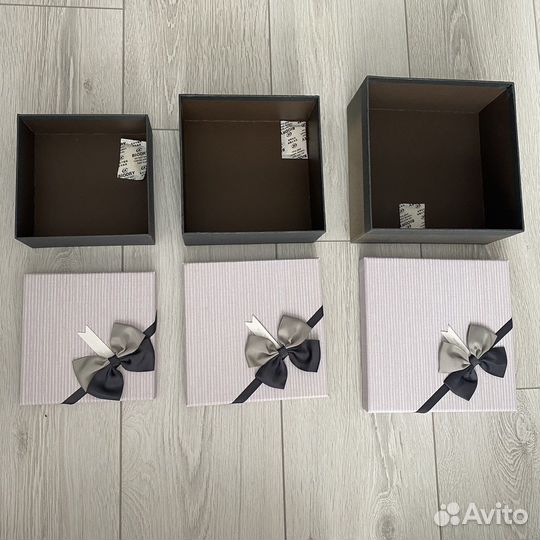 Подарочные коробки и пакеты