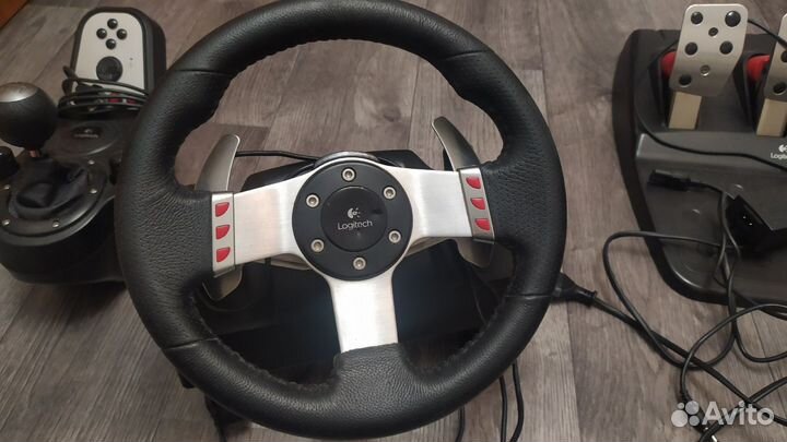 Игровой руль Logitech G27