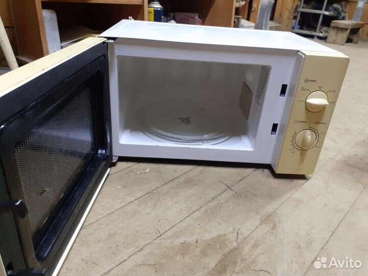 Микроволновая печь Elenberg