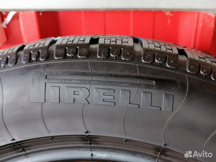 Pirelli Winter Sottozero 210 Serie II 225/55 R17