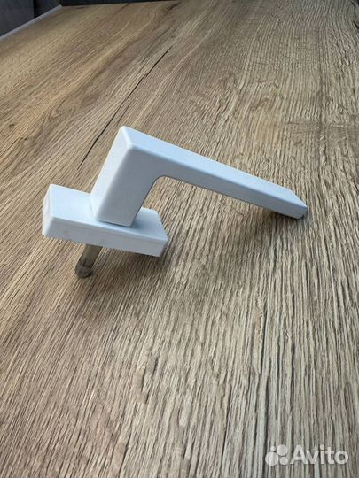 Ручка на пластиковое окно 