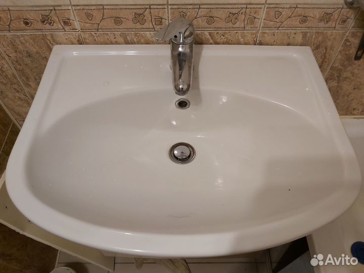 Раковина в ванную с краном бу