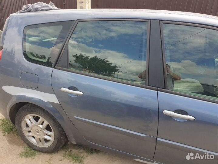 Дверь задняя правая Рено Сценик 2009