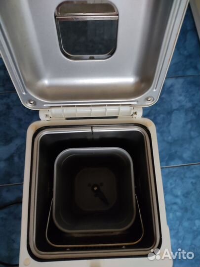 Хлебопечь Hitachi HB-B301 Bread Master