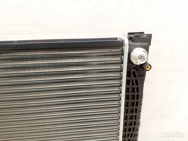 Радиатор охлаждения Audi A6/A4/Passat B5.1,8-1,9d