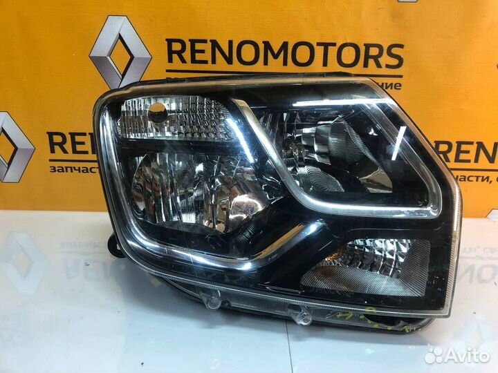 Фара правая Renault Duster 260107307R Б.У