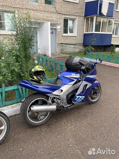 Kawasaki ZZR1100