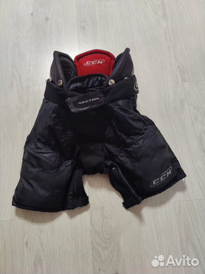 Хоккейная амуниция(краги, щитки, шлем,налокотники