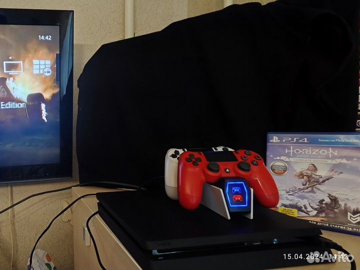 Игровая приставка ps4 slim 500