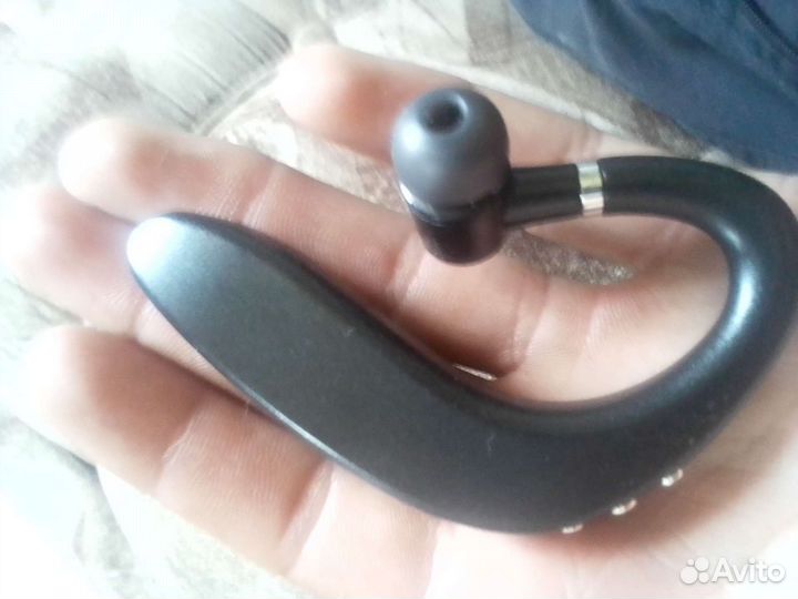 Продам блютуз наушник
