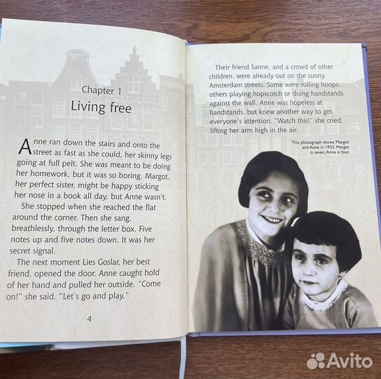 Книга об Анне Франк на английском языке